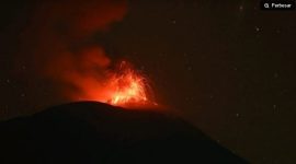 Erupsi Gunung Ile Lewotolok di Kabupaten Lembata, Provinsi Nusa Tenggara Timur. ANTARA/HO-PPG Ile Lewotolok 