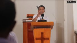 Arsip - Ferdy Sambo saat mengikuti kegiatan Praise and Worship yang diselenggarakan bersama Gereja Oikumene Terang Dunia, Jumat (12/12/2025). (Istimewa) 