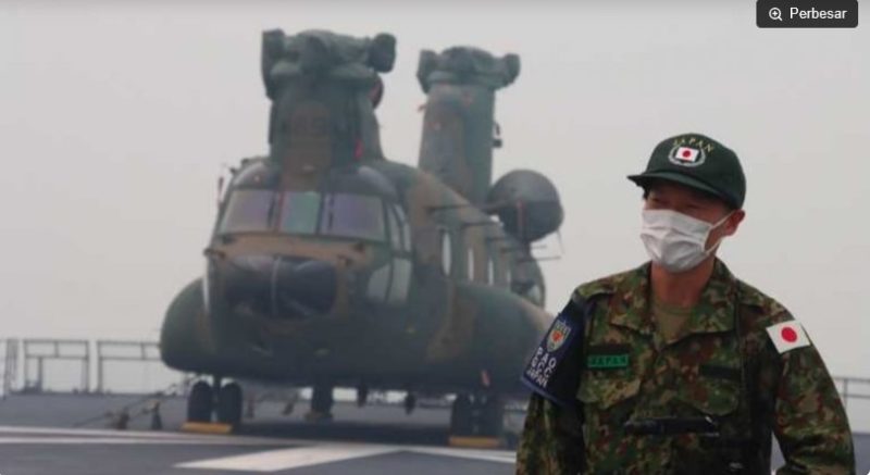 Helikopter CH-47 Chinook milik Jepang di Pelabuhan Kijing Mempawah belum bisa mengudara dengan misi membantu Kalbar hadapi karhutla hingga Senin (14/9/2026). [Diskominfo Mempawah] 
