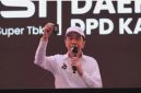 Presiden ke-7 RI Joko Widodo (Jokowi) kembali menggelar safari politik ke Kabupaten Bekasi, Jawa Barat. Dalam safari politiknya, Jokowi hadir dalam Rapat Koordinasi Daerah (Rakorda) Partai Solidaritas Indonesia (PSI) Dewan Pimpinan Daerah (DPD) PSI Kabupaten Bekasi, Minggu (27/9/2026). [Suara.com/dok] 