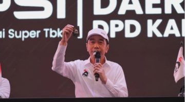 Presiden ke-7 RI Joko Widodo (Jokowi) kembali menggelar safari politik ke Kabupaten Bekasi, Jawa Barat. Dalam safari politiknya, Jokowi hadir dalam Rapat Koordinasi Daerah (Rakorda) Partai Solidaritas Indonesia (PSI) Dewan Pimpinan Daerah (DPD) PSI Kabupaten Bekasi, Minggu (27/9/2026). [Suara.com/dok] 