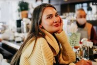 Luna Maya, publik figur sekaligus Co-Founder TS Media, berbagi cerita tentang perjalanannya menjalani gaya hidup berkelanjutan. Sumber: Instagram/lunamaya 