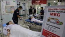 Ilustrasi siswa keracunan MBG. [Suara.com/AI] 