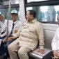 Presiden Prabowo Subianto menjajal LRT Jakarta rute Kelapa Gading-Manggarai, pada Rabu (16/9/2026) siang. [Suara.com/Novian] 