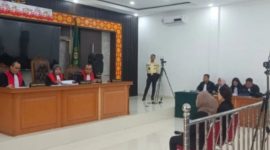 Suasana sidang perdana perkara dugaan suap pengadaan Smart Board dan Chromebook di Dinas Pendidikan dan Kebudayaan Kabupaten Muara Enim 