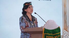Sekretaris Daerah Provinsi Kalimantan Tengah Linae Victoria Aden, mewakili Gubernur Agustiar Sabran, menyampaikan sambutan pada peringatan HUT ke-39 IPPAT dan seminar Sistem Mitra BPN di Swiss-Belhotel Danum Palangka Raya, Jumat (9/10/26).
