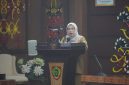 Asisten Bidang Administrasi Umum Setda Provinsi Kalimantan Tengah Sunarti menyampaikan arahan dalam Rapat Koordinasi Pengelolaan Hibah, Bantuan Sosial, dan Bantuan Keuangan di Aula Eka Hapakat, Kantor Gubernur Kalimantan Tengah, Selasa (13/10/26).