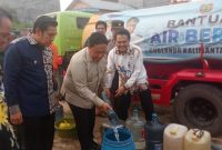 Pemerintah Provinsi Kalimantan Tengah terus menyalurkan bantuan air bersih ke sejumlah kabupaten untuk membantu memenuhi kebutuhan dasar masyarakat dalam penanganan dampak karhutla. Hingga 15 Oktober 2026, total distribusi air bersih telah mencapai 10.002.150 liter.