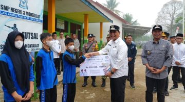 Bupati Shalahuddin dan Wabup Felix Kunjungi Montallat, Pantau Infrastruktur serta Salurkan Bantuan