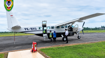 Pesawat berada di Bandara Kuala Pembuang, Kabupaten Seruyan. Ketua DPRD Seruyan, Zuli Eko Prasetyo, berharap bandara tersebut mendapat perhatian pemerintah pusat dan diusulkan masuk Proyek Strategis Nasional (PSN) agar infrastrukturnya ditingkatkan serta dapat menjadi alternatif penerbangan di Kalimantan Tengah saat kabut asap mengganggu operasional bandara lain.