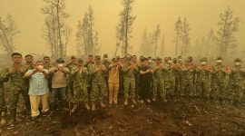 Gubernur Kalimantan Tengah Agustiar Sabran bersama Pangdam XXII/Tambun Bungai Mayjen TNI Zainul Arifin mengikuti kegiatan penanaman pohon di kawasan Camppeat, Desa Tumbang Nusa, Kabupaten Pulang Pisau, sebagai upaya mendukung pelestarian lingkungan dan pencegahan karhutla, Jumat (23/10/26).