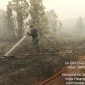 Personel gabungan bersama BPBPK Provinsi Kalimantan Tengah mengintensifkan penanganan kebakaran hutan dan lahan melalui operasi darat, dukungan helikopter pemadam, patroli udara, dan Operasi Modifikasi Cuaca, Sabtu (24/10/26).