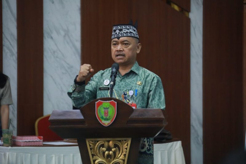 Plt. Staf Ahli Gubernur Bidang Pemerintahan, Hukum, dan Politik, Farid Wajdi, membuka kegiatan Sosialisasi dan Pelatihan Platform Layanan Digital Terintegrasi Provinsi Kalimantan Tengah di Aula Bapperida Provinsi Kalimantan Tengah, Kamis (29/10/26).