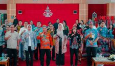 Pemprov Kalimantan Tengah menggelar konsultasi publik Rancangan Peraturan Daerah tentang Rencana Perlindungan dan Pengelolaan Lingkungan Hidup di Aula Rahan, Rektorat Universitas Palangka Raya, untuk menyerap masukan pemangku kepentingan dalam penyempurnaan regulasi lingkungan hidup. Kamis (29/10/26)