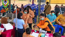 Suasana kegiatan Geber Prokes (Gerakan Bersama Capaian Program Prioritas Kesehatan) di Desa Pangke, Kecamatan Seruyan Tengah, yang dilaksanakan oleh Dinas Kesehatan Kabupaten Seruyan melalui Bidang Pencegahan Penyakit.