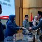 Juru bicara Fraksi PDI Perjuangan H. Suparjan Efendi saat menyerahkan pedapat akhir fraksi kepada DPRD Barito Utara.