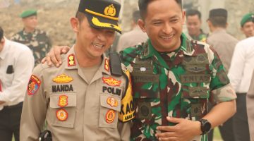 HUT ke-81 TNI, Kapolres Barito Utara AKBP Irnanda Oktora, S.I.K., M.I.K., bersama jajaran Pejabat Utama (PJU) dan personel Polres Barito Utara menyambangi Mako Kodim 1013/Muara Teweh