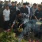 Bupati Mura Heriyus hadir di pemakaman mantan bupati Barut H Nadalsyah