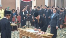 Bupati Heriyus melakntik Dra. Lynda Kristiane, M.Tr.I.P., sebagai Sekretaris Daerah (Sekda) definitif Kabupaten Murung Raya, Jumat siang (9/10/2026).