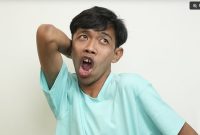Dede Sunandar pingsan hingga tak sadarkan diri usai dihajar Vicky Prasetyo di ajang tinju bertajuk 