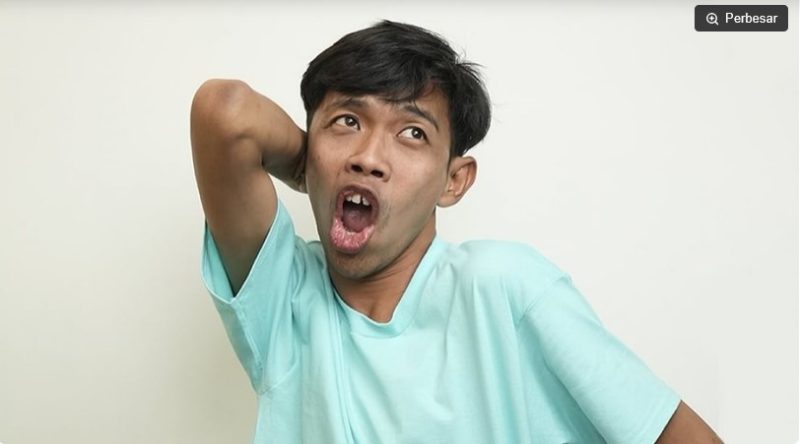 Dede Sunandar pingsan hingga tak sadarkan diri usai dihajar Vicky Prasetyo di ajang tinju bertajuk 