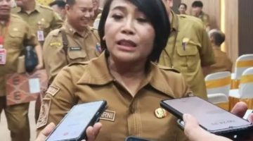 Dr. Ita Minarni Sekda Kabupaten Barsel saat diwawancarai usai dirinya dilantik, pada Selasa (20/10/2026) lalu. Foto. Alifansyah/1tulah.com