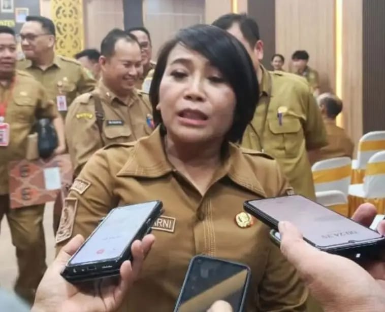 Dr. Ita Minarni Sekda Kabupaten Barsel saat diwawancarai usai dirinya dilantik, pada Selasa (20/10/2026) lalu. Foto. Alifansyah/1tulah.com