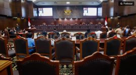 Ilustrasi sidang di Mahkamah Konstitusi, Jakarta, Selasa (16/1/2024). [Suara.com/Alfian Winanto] 